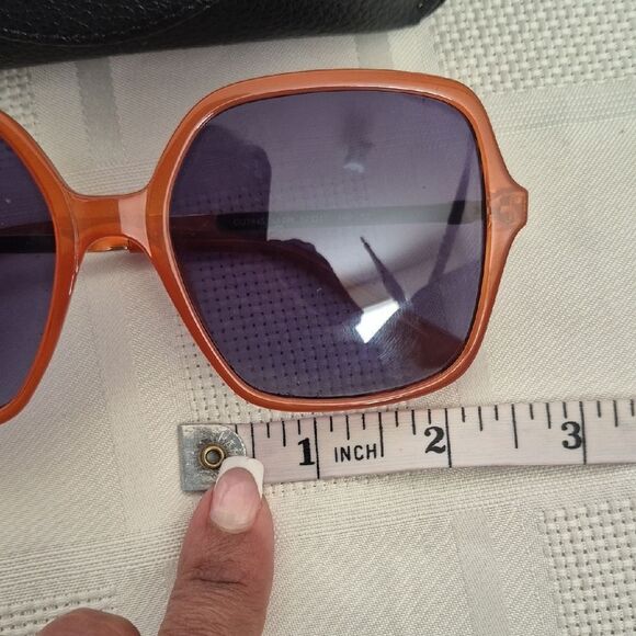 Guess Orange Sunglasses with Black Case - Picture 10 of 16